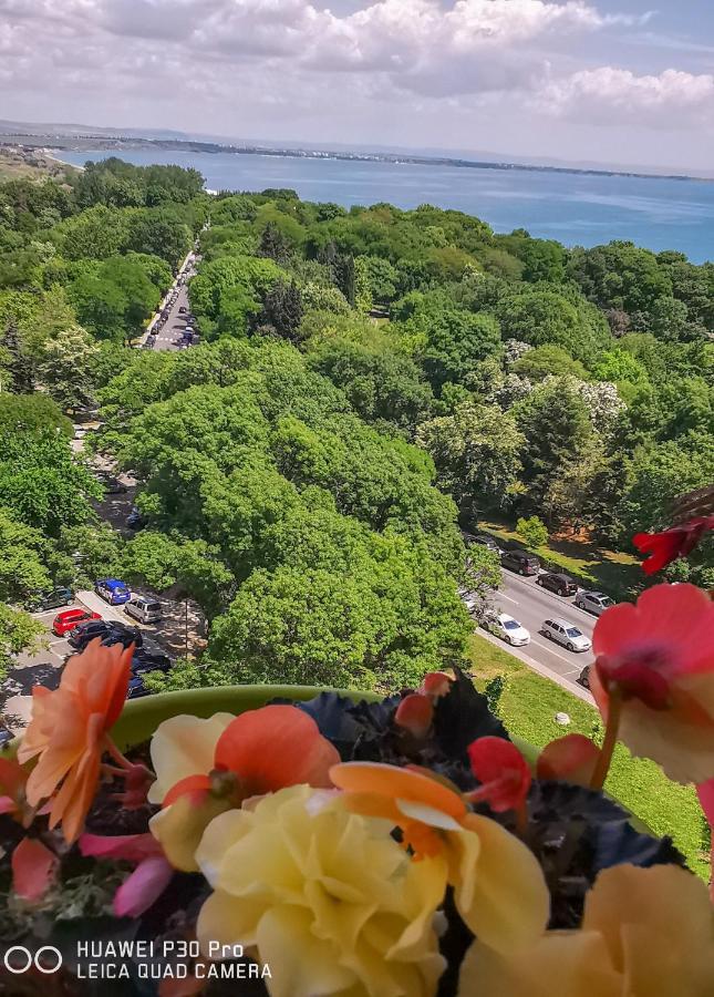 Luxury Apartments Alix Burgas City Exterior foto